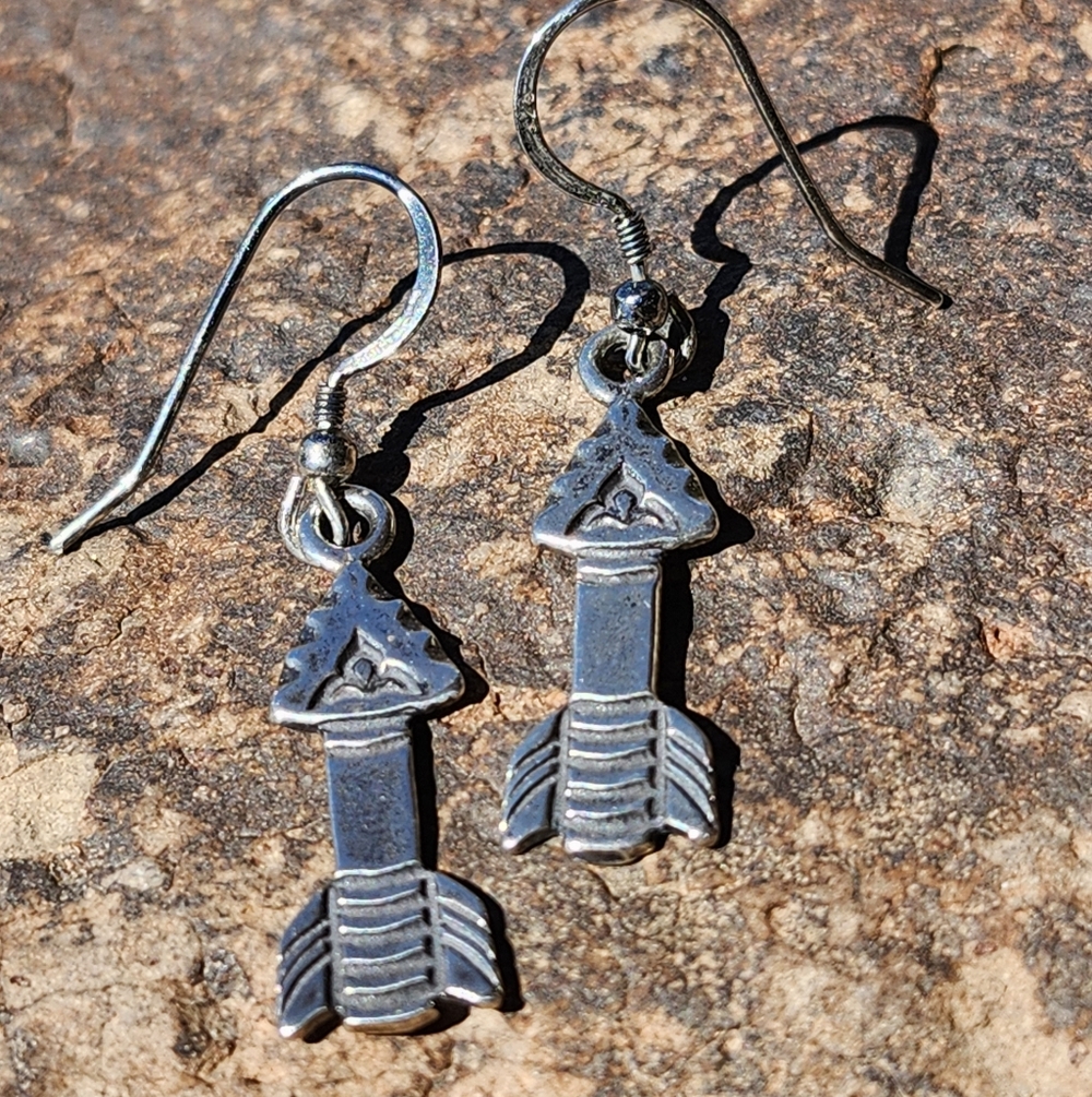 Sterling Silver Arrow Design Earrings - Picture 6 of 12